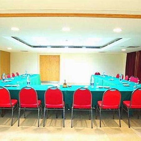 Quality Inn Tripoli Bagian luar foto
