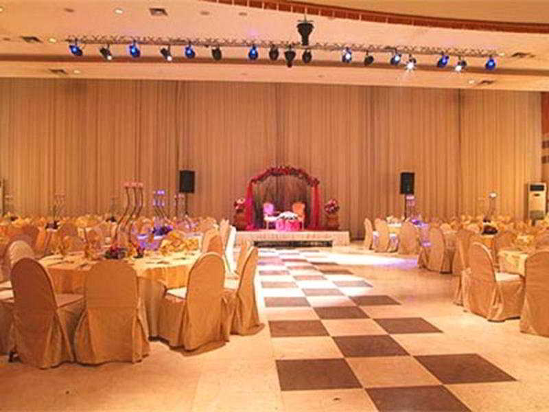 Quality Inn Tripoli Bagian luar foto